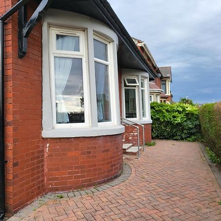 Country Style Modern Self Catering 3 Bedroom Bungalow In Blackpool Exterior photo